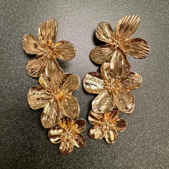 NEW Anthropologie Shashi "Botanique" Flower Design Gold Drop Earrings - Picture 11 of 15